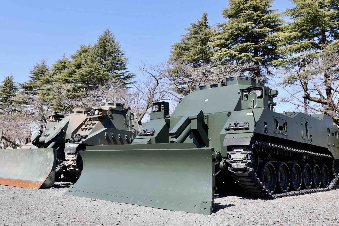 自衛隊の23式ドーザ