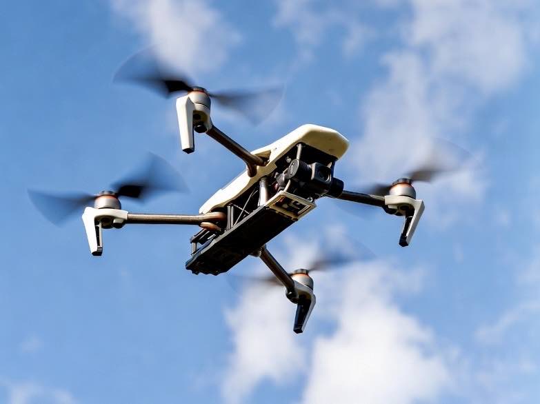 ドローン