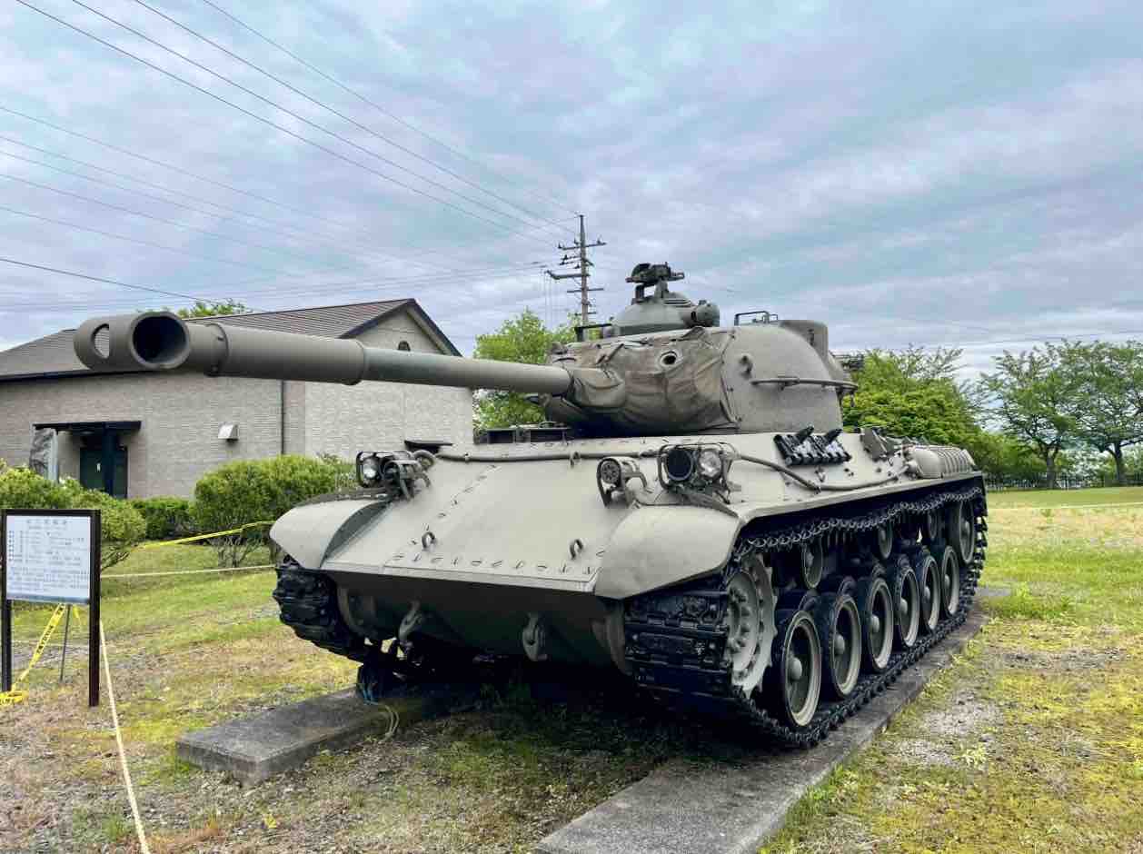 自衛隊の61式戦車