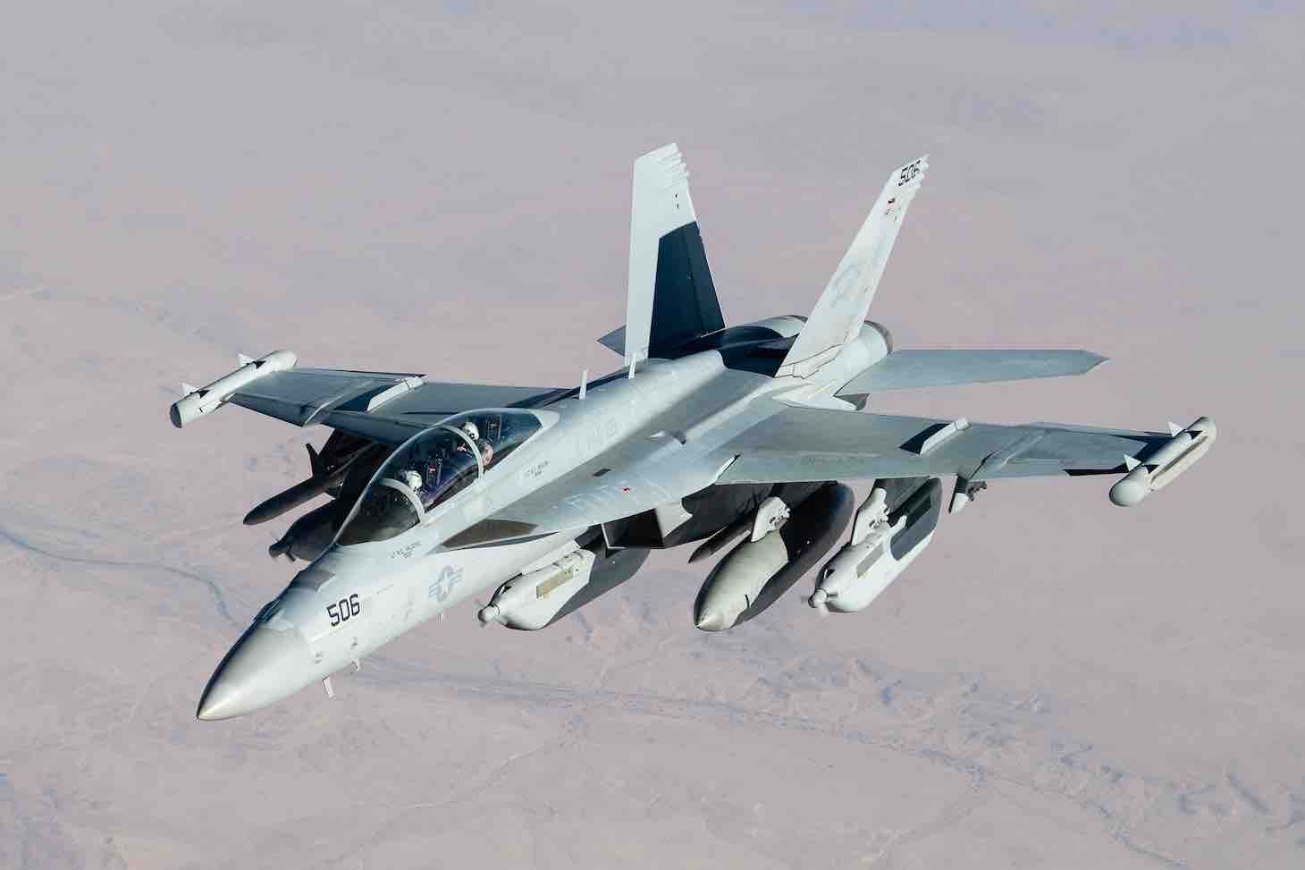 EA-18グラウラー電子戦機