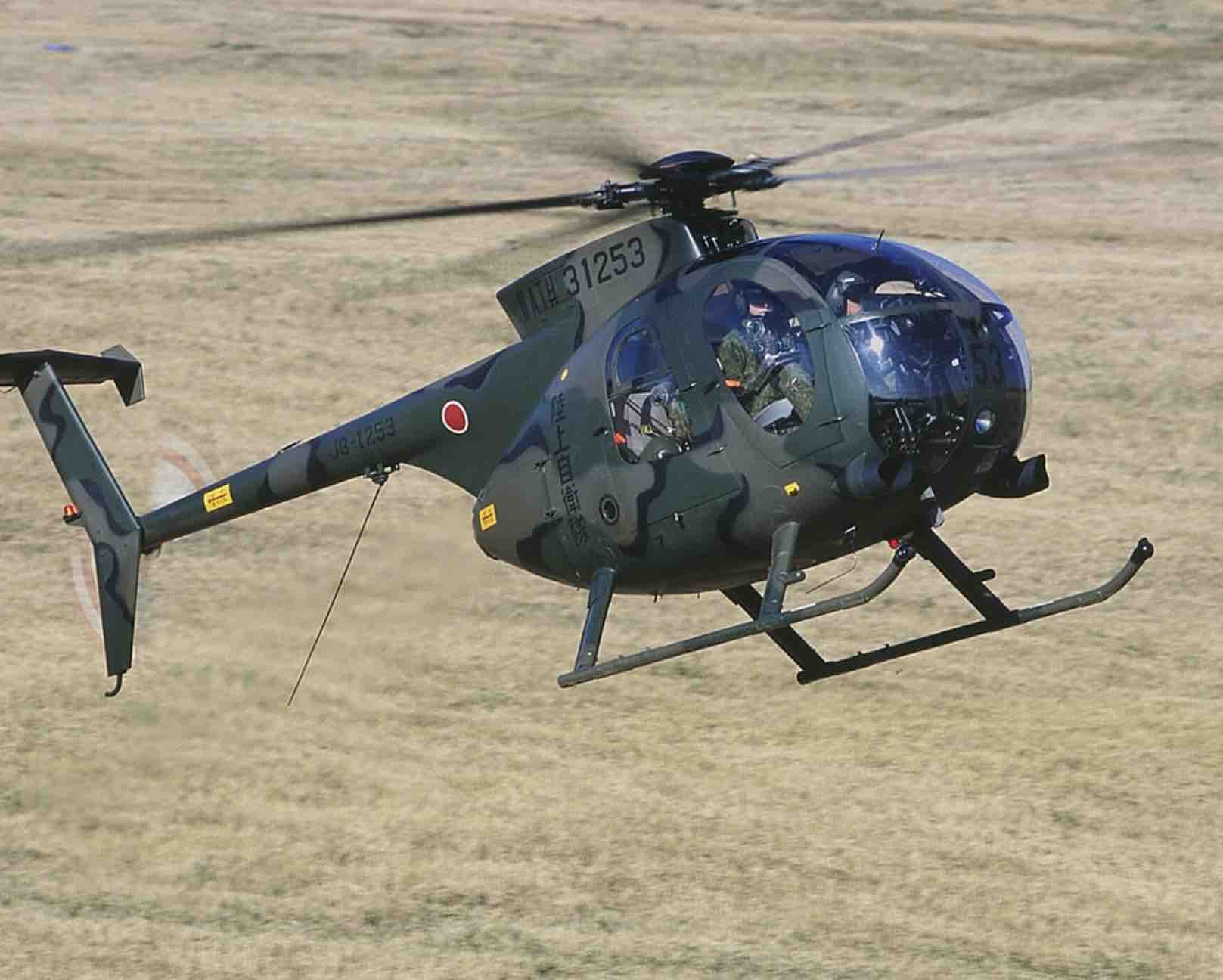 自衛隊のOH-6Dヘリ