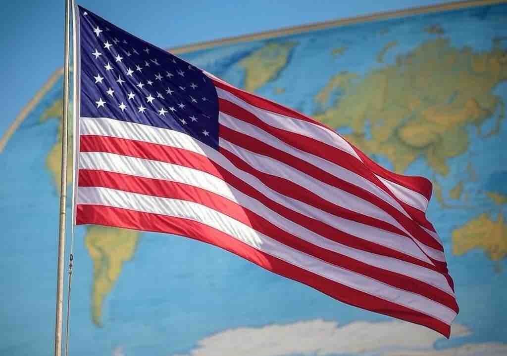 アメリカ国旗と世界地図