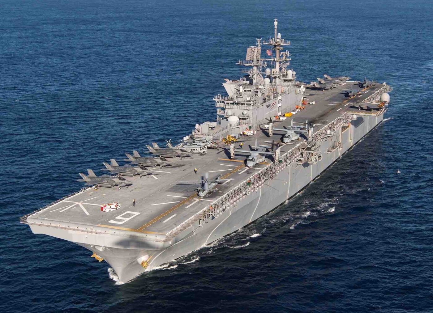 アメリカ級強襲揚陸艦