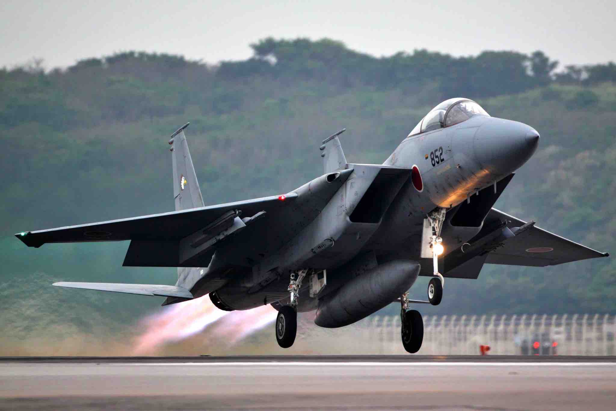 自衛隊のF-15戦闘機