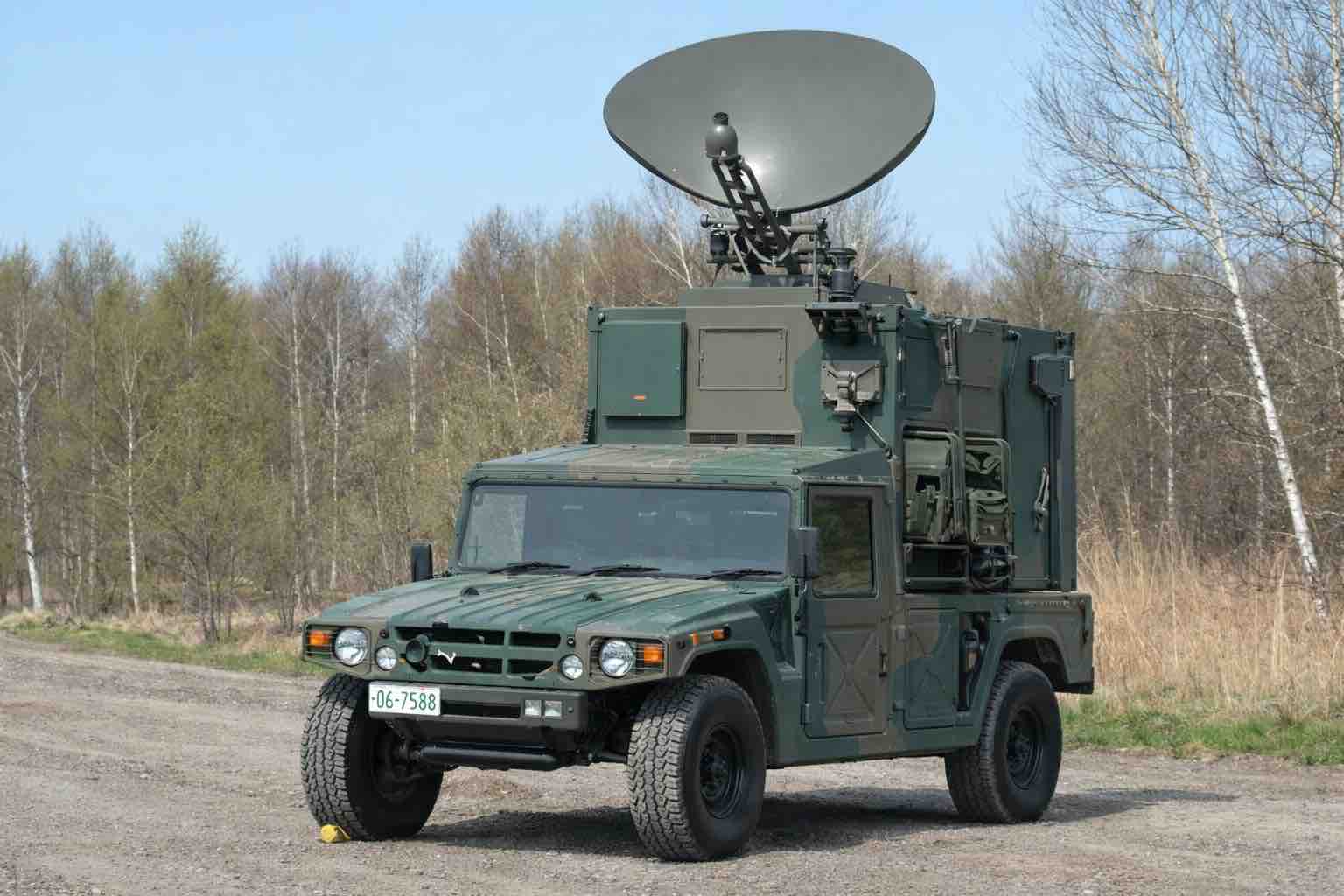 自衛隊の衛星単一通信可搬局装置