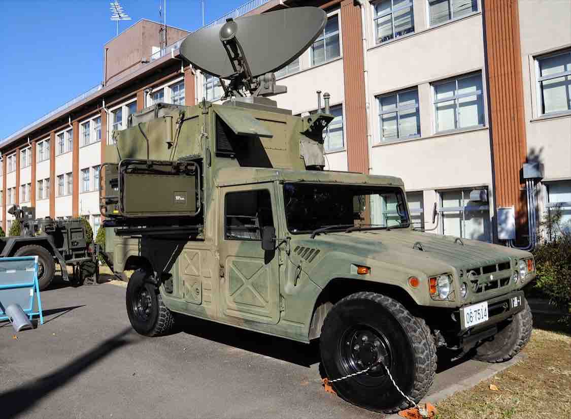 自衛隊の衛星単一通信可搬局装置