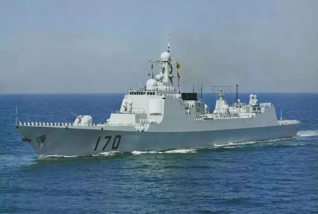 中国の052C型駆逐艦