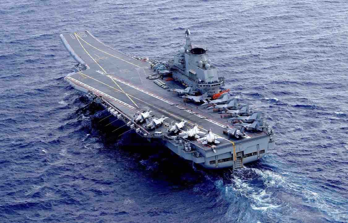 中国の空母「遼寧」