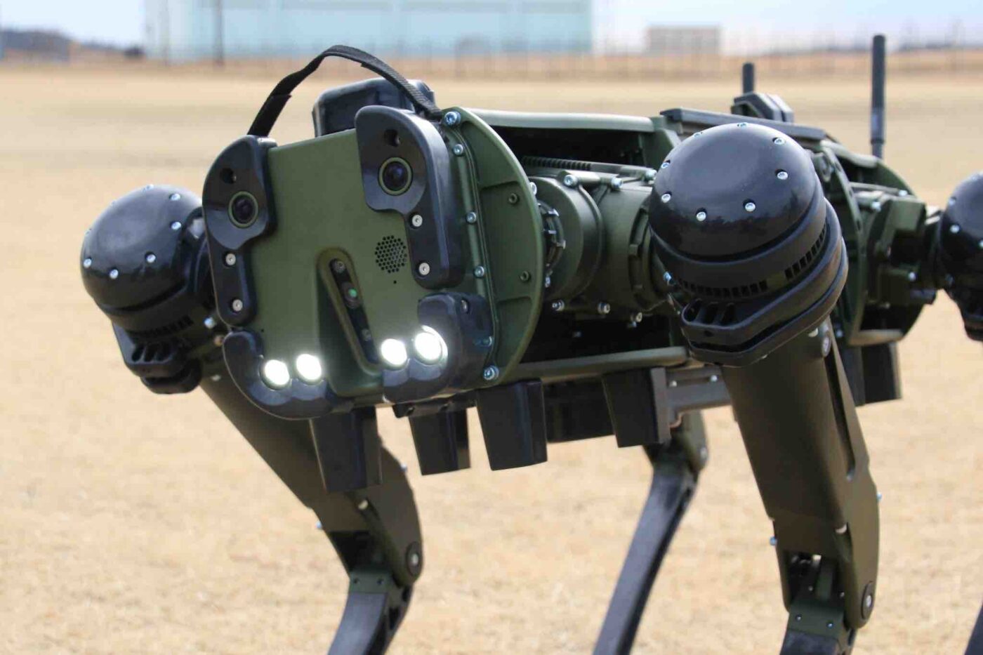 自衛隊のロボット犬「Vision60」