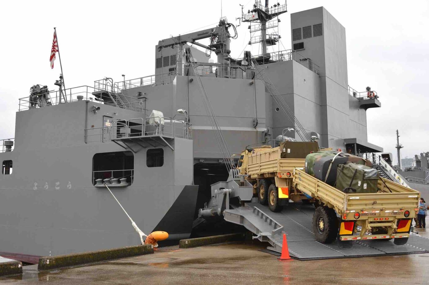 ようこう型輸送艦