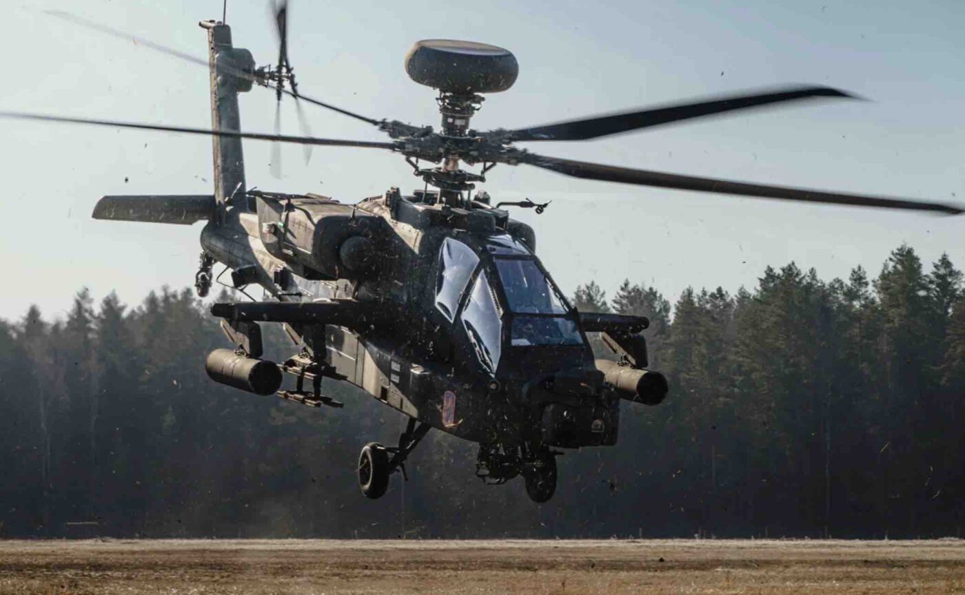 AH-64攻撃ヘリ
